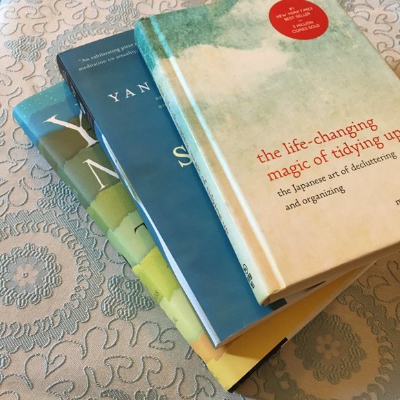 'The Life-Changing Magic of Tidying Up' Hardcover By Marie Kondo - Picture 8 of 9